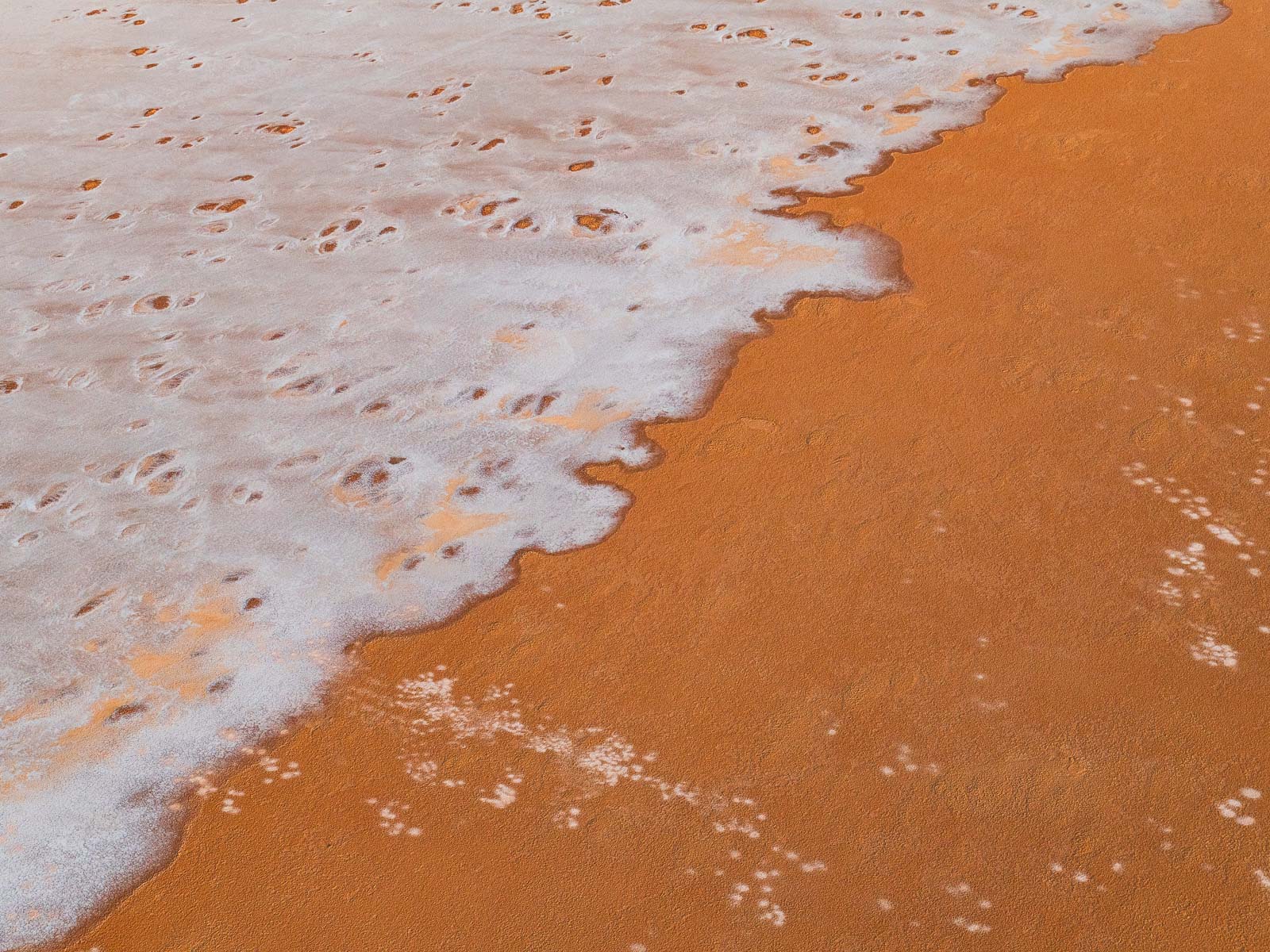 Kati Thanda / Lake Eyre, Australia's largest salt lake — landscape photography by Matthew Abbott